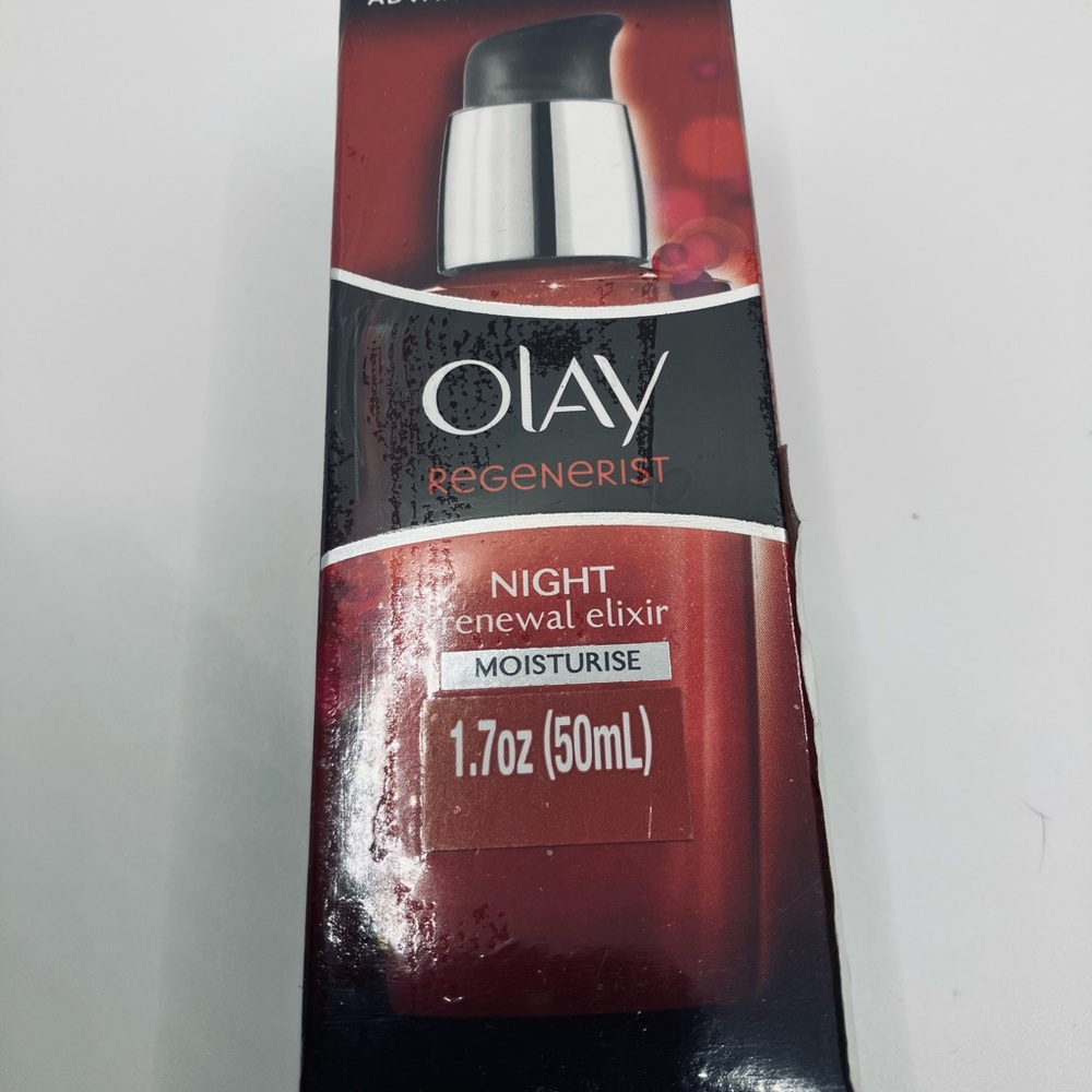 OLAY Regenerist Night Renewal Elixir - Red and Black
